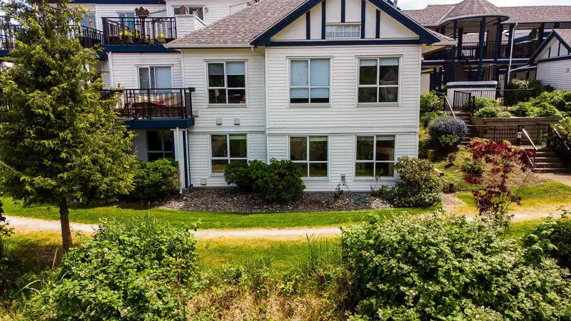 109 4955 RIVER ROAD - photo 1 of 40