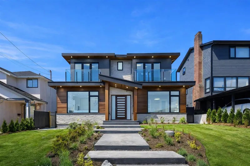 356 W 28TH STREET - photo 1 of 12