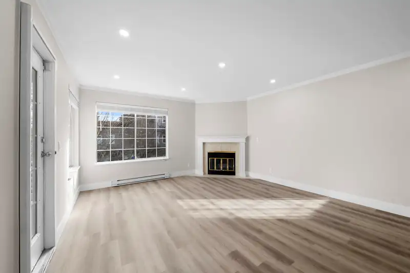 206 13910 101 AVENUE - photo 3 of 35