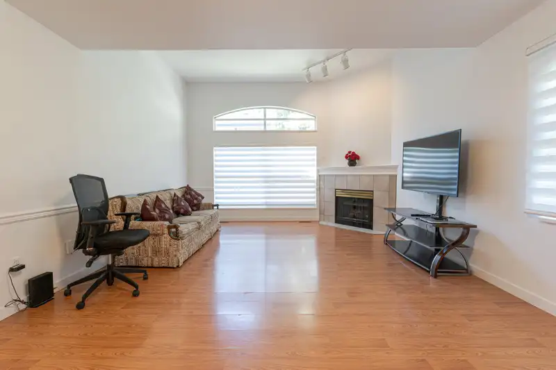 12 8257 121A STREET - photo 2 of 33