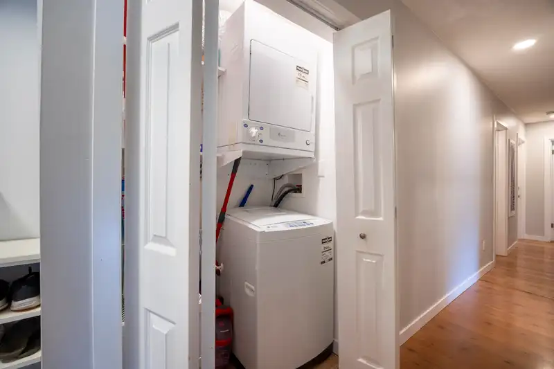58 926 PREMIER STREET - photo 4 of 19