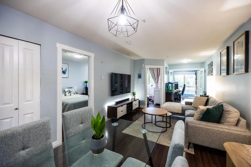 312 1239 KINGSWAY STREET - photo 4 of 19