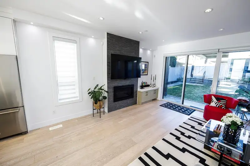 212 E 21ST STREET - photo 4 of 37