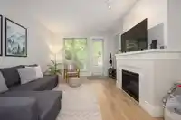 112 2601 WHITELEY COURT - thumbnail 5