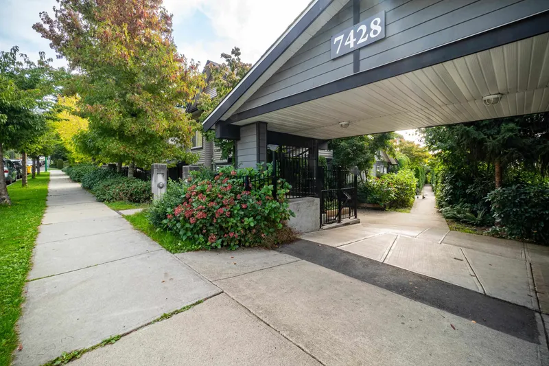 24 7428 14TH AVENUE - photo 4 of 21