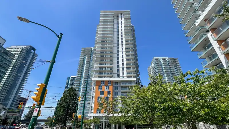 502 455 SW MARINE DRIVE - photo 1 of 20