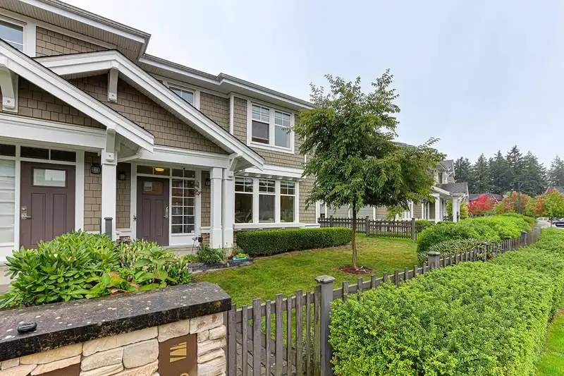 10 10500 DELSOM CRESCENT - photo 2 of 40