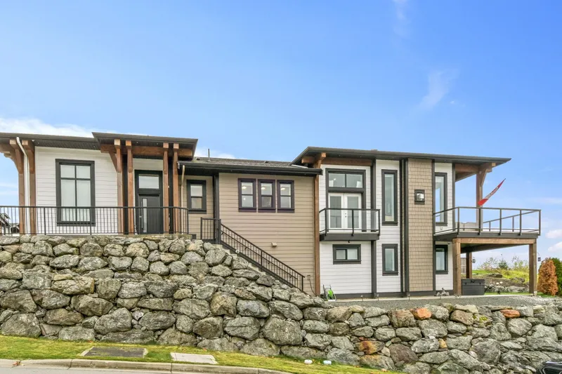 27 8295 NIXON ROAD - photo 3 of 25