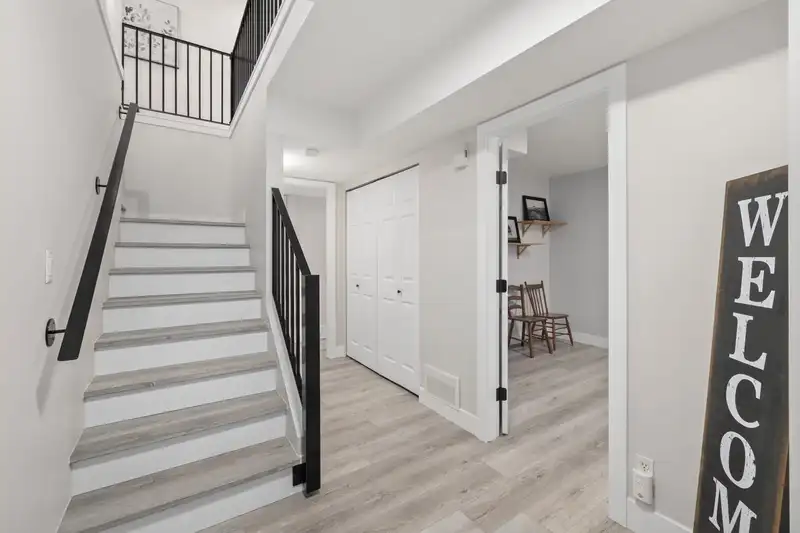 21457 91 AVENUE - photo 2 of 34
