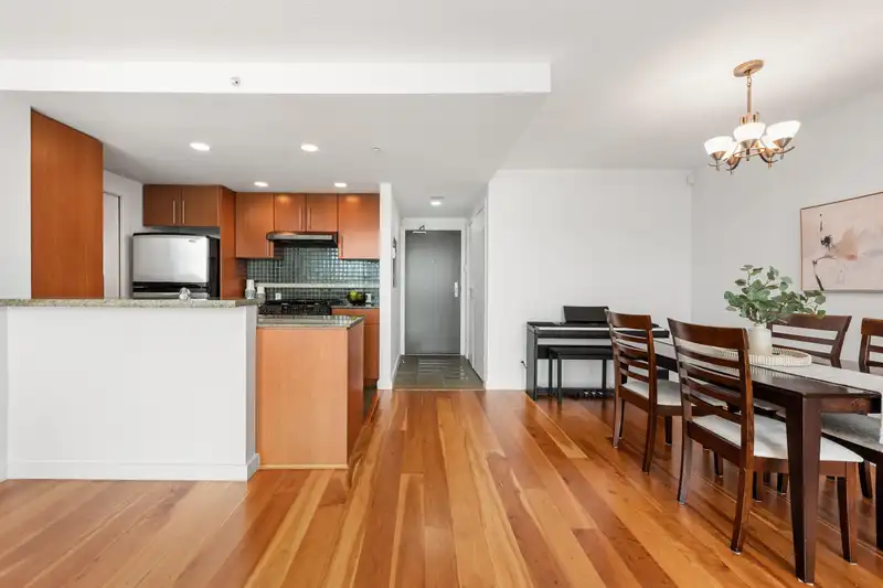 2305 583 BEACH CRESCENT - photo 3 of 39