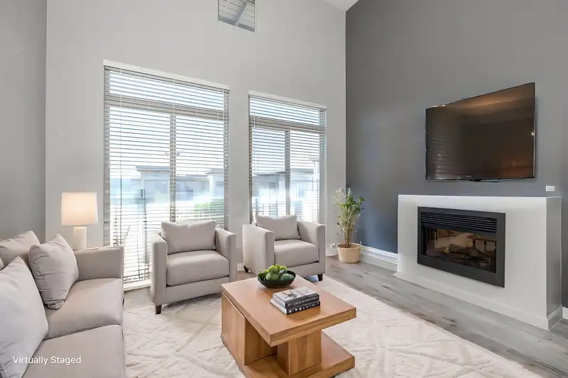 430 15380 102A AVENUE - photo 1 of 21
