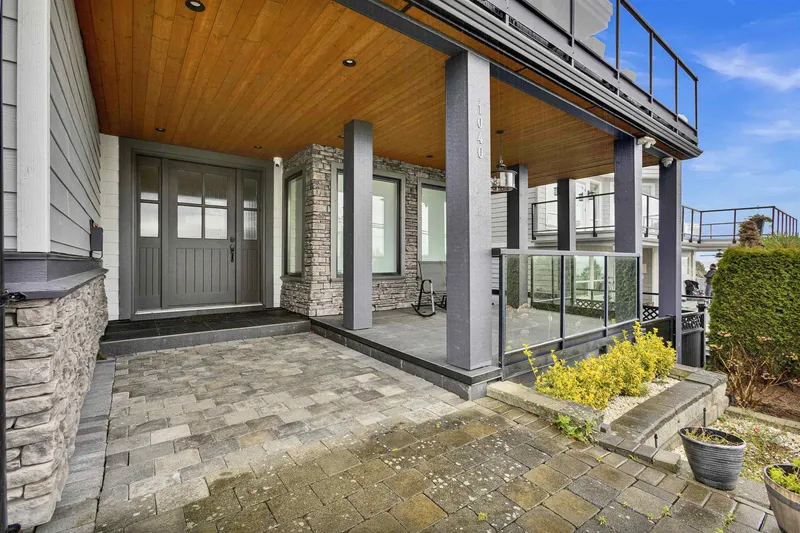 1040 LEE STREET - photo 2 of 25