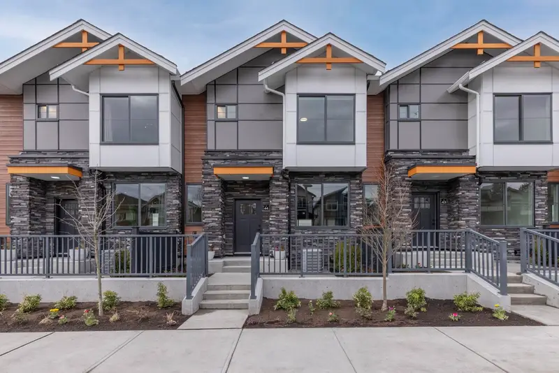 16 6035 141 STREET - photo 3 of 25