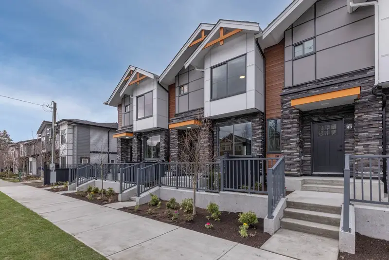 16 6035 141 STREET - photo 4 of 25