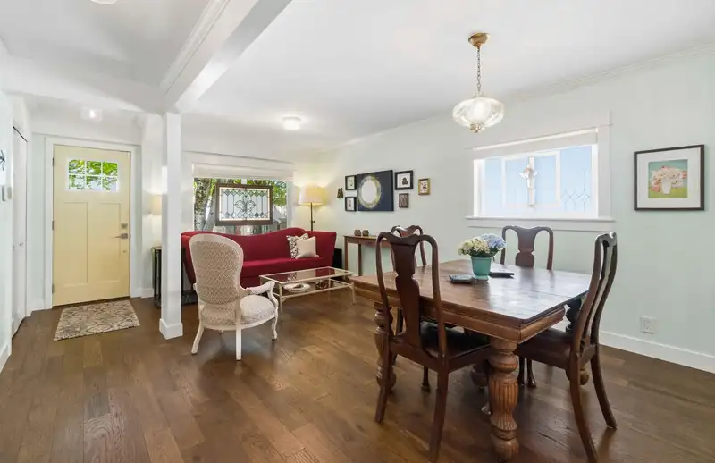 4322 WELWYN STREET - photo 2 of 40