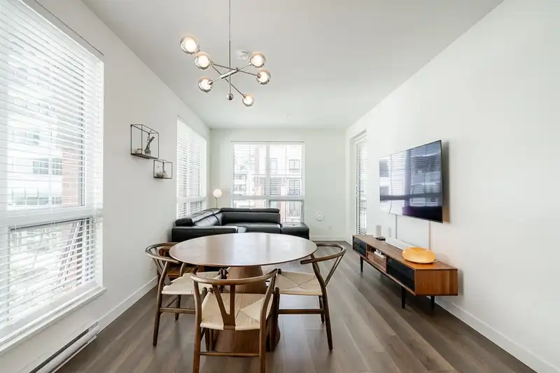 303 20019 83A AVENUE - photo 1 of 21