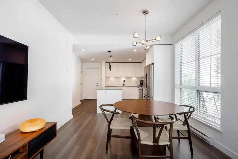 303 20019 83A AVENUE - photo 2 of 21