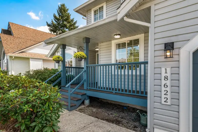 18622 64A AVENUE - photo 4 of 40