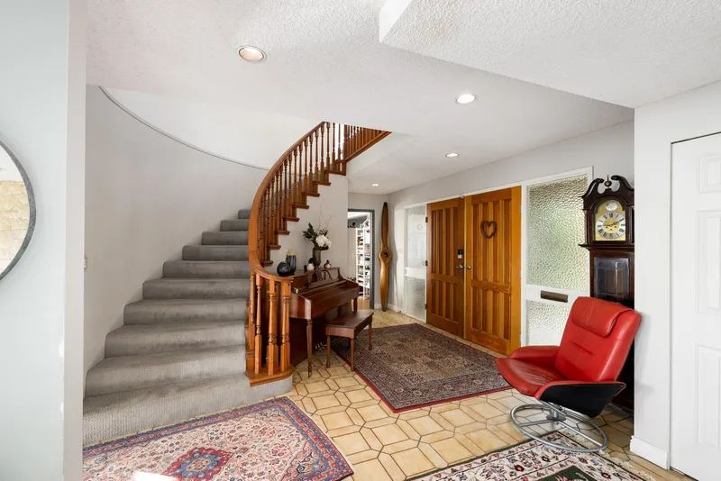 2346 WESTHILL DRIVE - photo 4 of 25