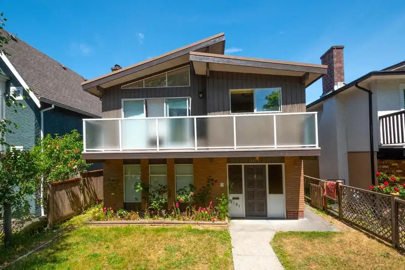 4131 W 16TH AVENUE - photo 1 of 37