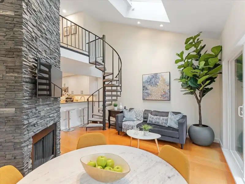 403 1274 BARCLAY STREET - photo 1 of 33