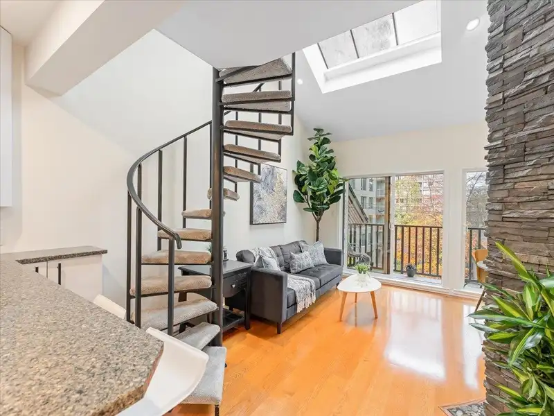403 1274 BARCLAY STREET - photo 2 of 33