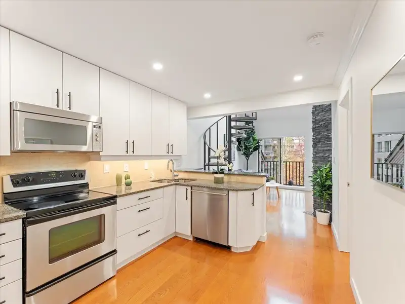 403 1274 BARCLAY STREET - photo 4 of 33