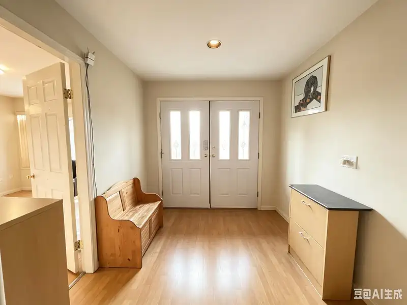 714 RENNIE PLACE - photo 3 of 40