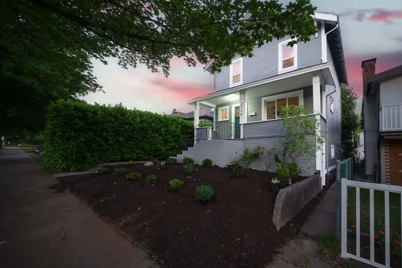 2528 ADANAC STREET - photo 2 of 26