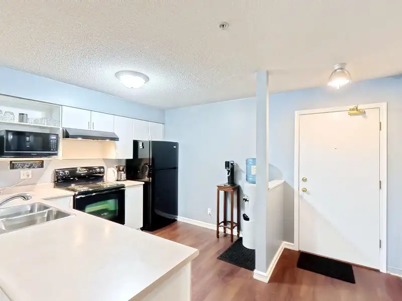 102 12130 80 AVENUE - photo 3 of 18