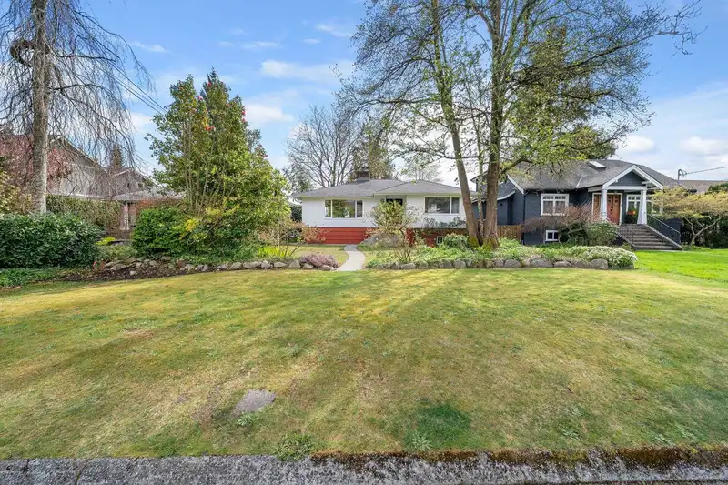 753 E 9TH STREET - photo 1 of 33