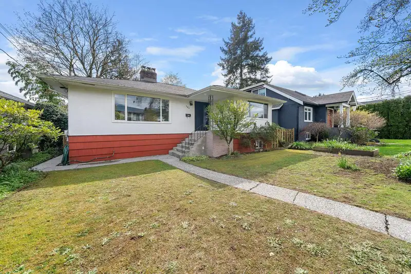 753 E 9TH STREET - photo 3 of 33