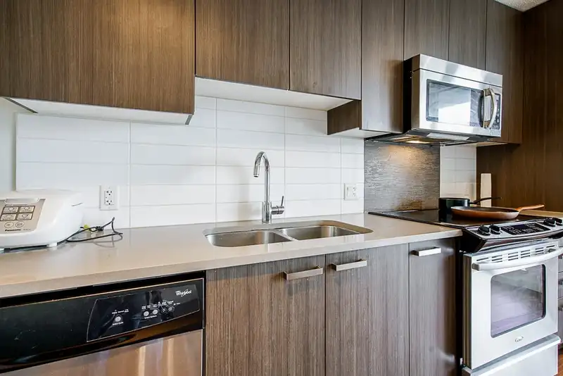 2203 13325 102A AVENUE - photo 2 of 26