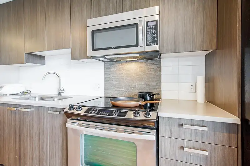 2203 13325 102A AVENUE - photo 3 of 26