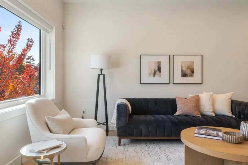 1937 TEMPLETON DRIVE - photo 3 of 25