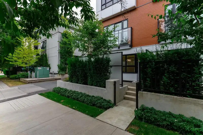11 520 W 28TH AVENUE - photo 2 of 14