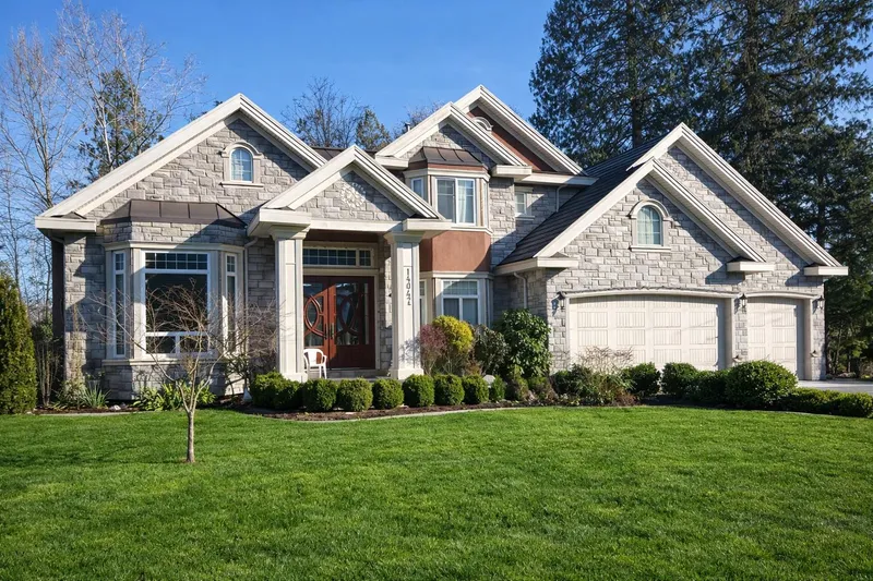 14047 61 AVENUE - photo 1 of 8