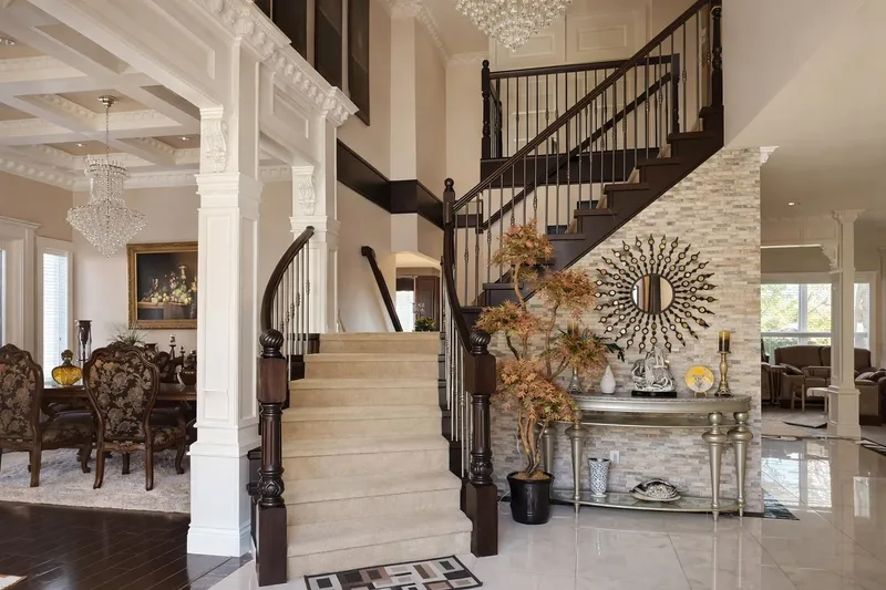 14047 61 AVENUE - photo 2 of 8