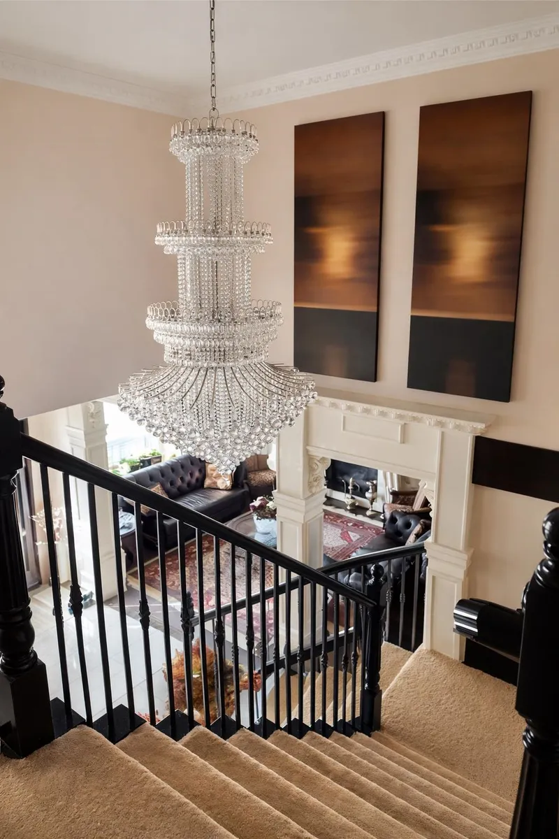 14047 61 AVENUE - photo 4 of 8