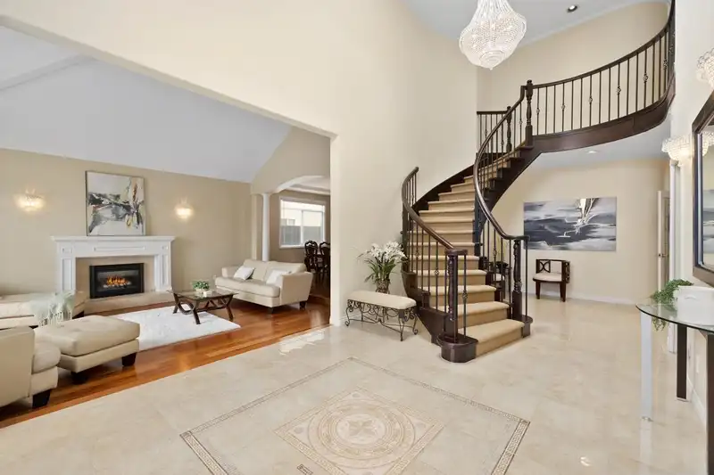 9171 DOLPHIN AVENUE - photo 4 of 40