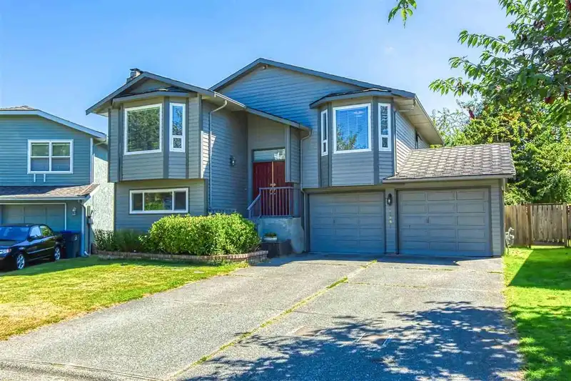 13095 65A AVENUE - photo 1 of 34
