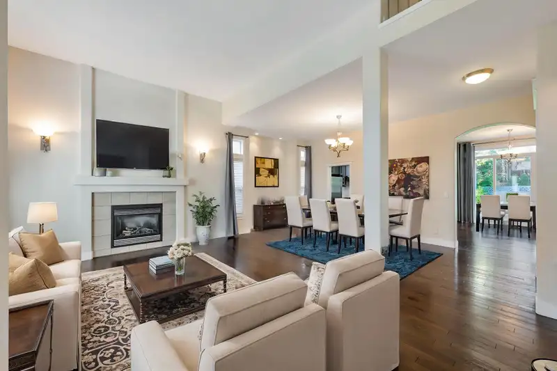 15419 34 AVENUE - photo 4 of 40