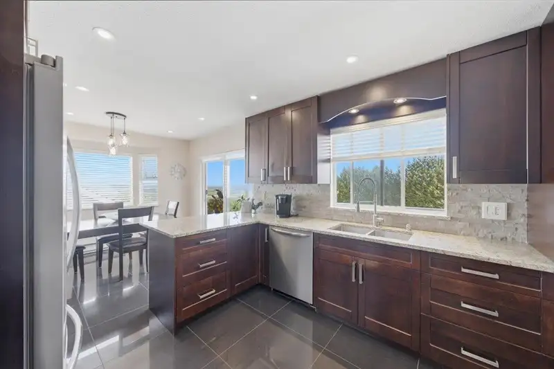 2893 DELAHAYE DRIVE - photo 3 of 32