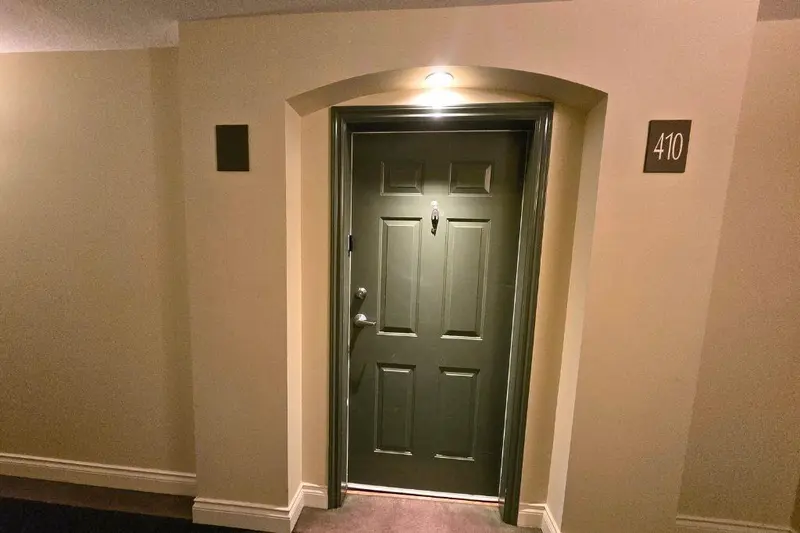 410 20110 MICHAUD CRESCENT - photo 2 of 25