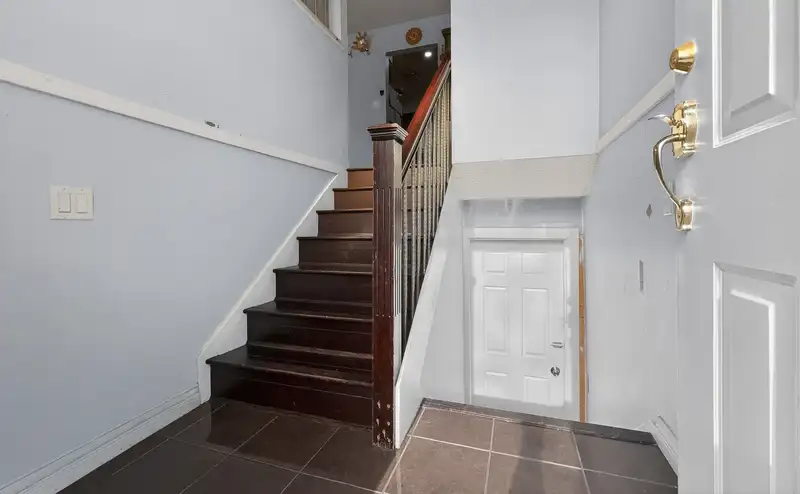 12959 CARLUKE CRESCENT - photo 4 of 39