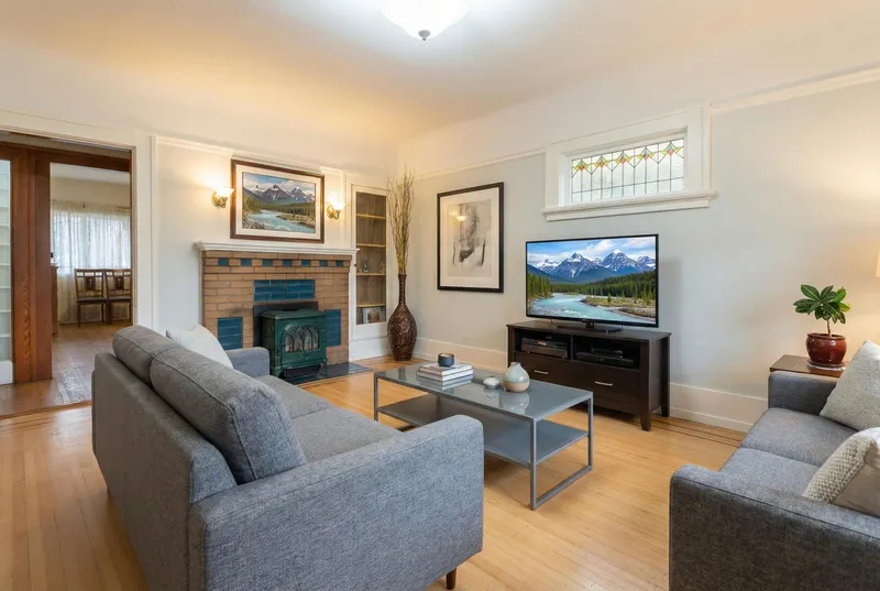 2223 GRAVELEY STREET - photo 3 of 25