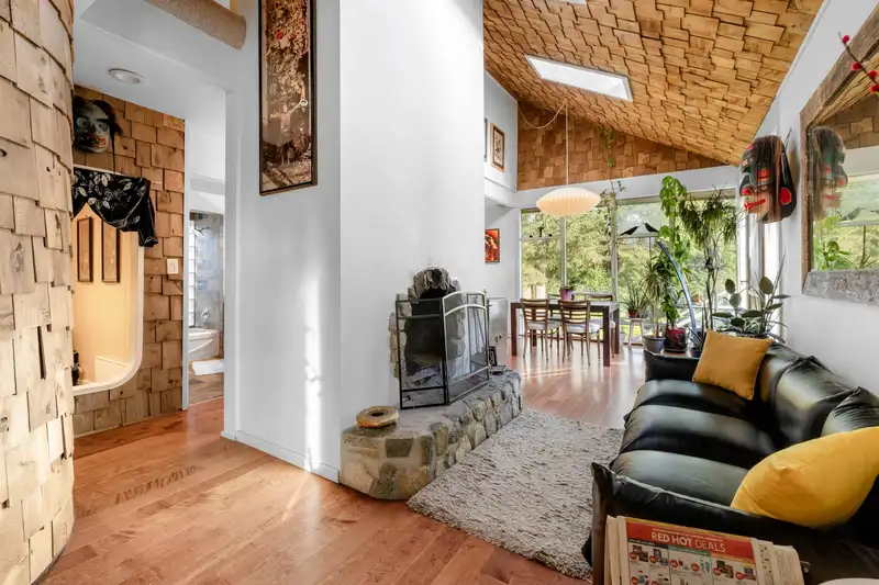 4524 PRIME STREET - photo 2 of 40