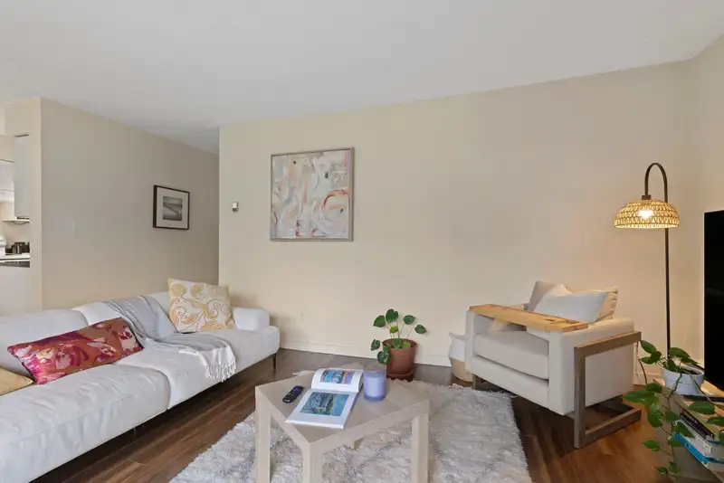 305 175 E 4TH STREET - photo 3 of 12