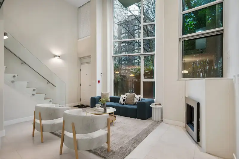 621 JERVIS STREET - photo 2 of 36