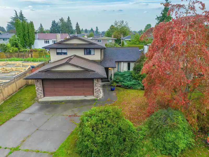 9600 SWANSEA DRIVE - photo 2 of 17